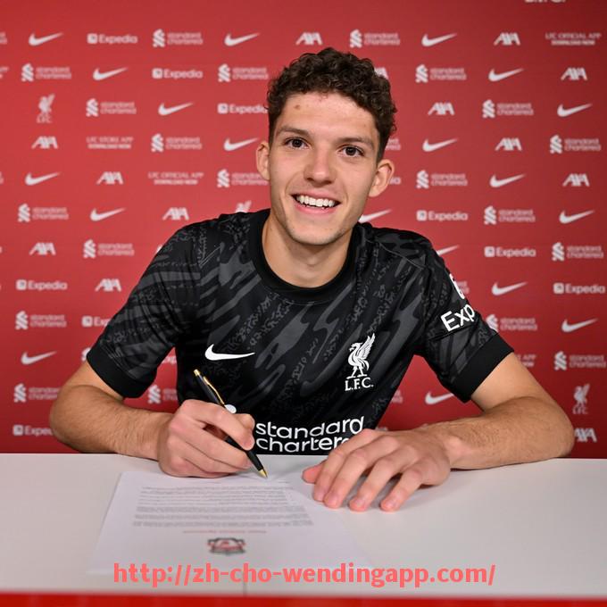 问鼎娱乐官网-高清图片欣赏：意甲球队阵容战术板图展示